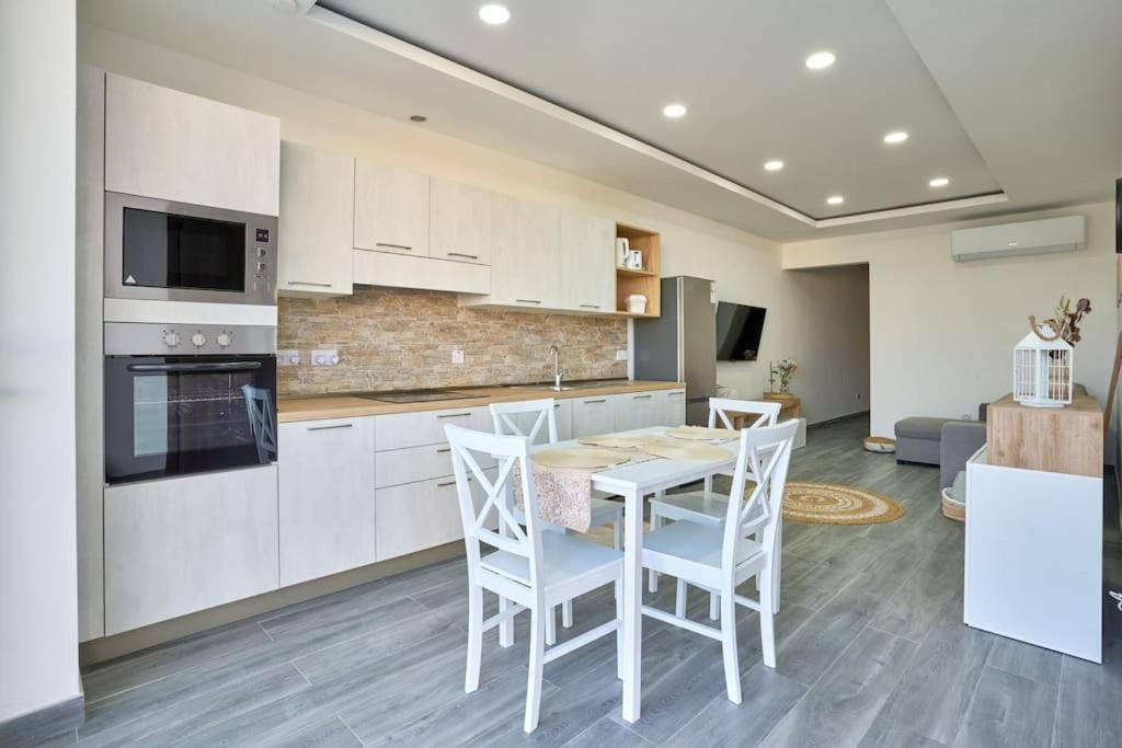 Two Bedroom Apartment In Xemxija, San Pawl il-Baħar Zewnętrze zdjęcie