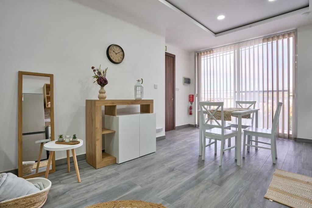 Two Bedroom Apartment In Xemxija, San Pawl il-Baħar Zewnętrze zdjęcie