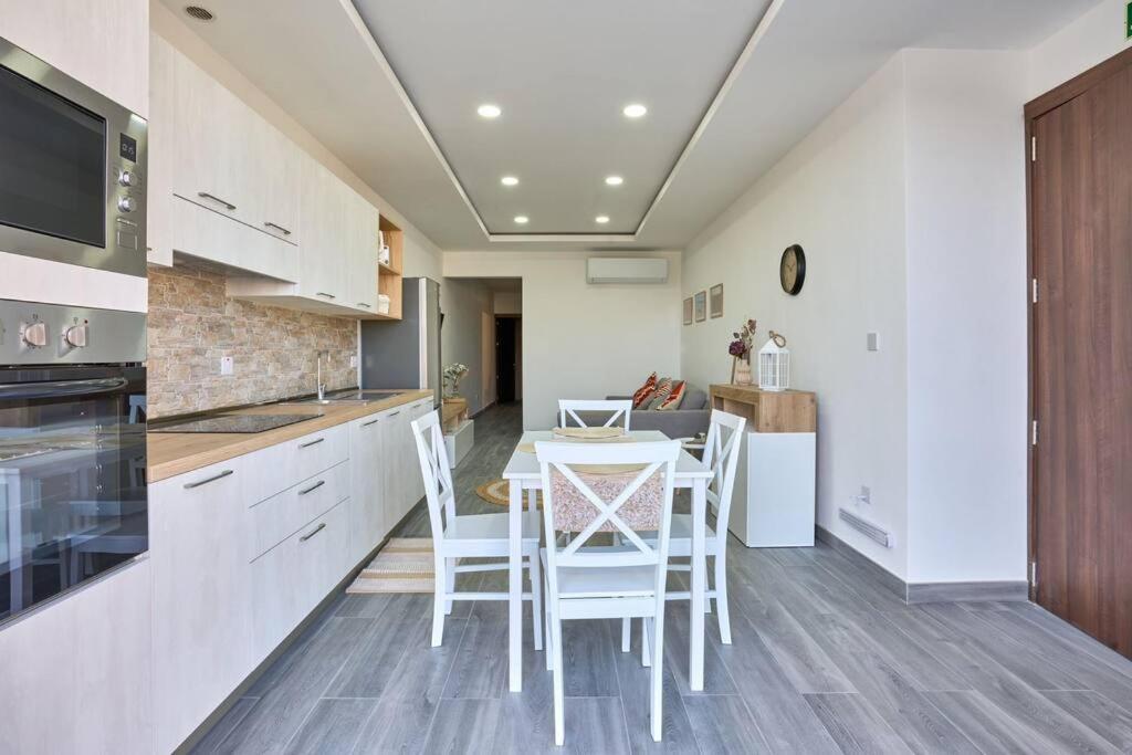 Two Bedroom Apartment In Xemxija, San Pawl il-Baħar Zewnętrze zdjęcie