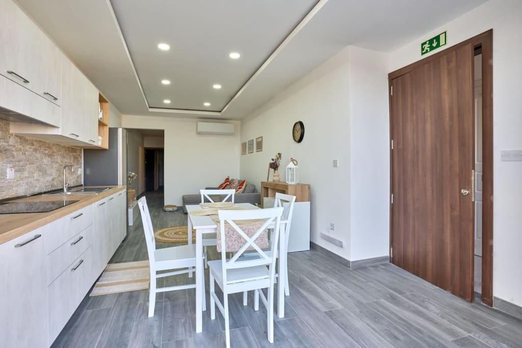 Two Bedroom Apartment In Xemxija, San Pawl il-Baħar Zewnętrze zdjęcie